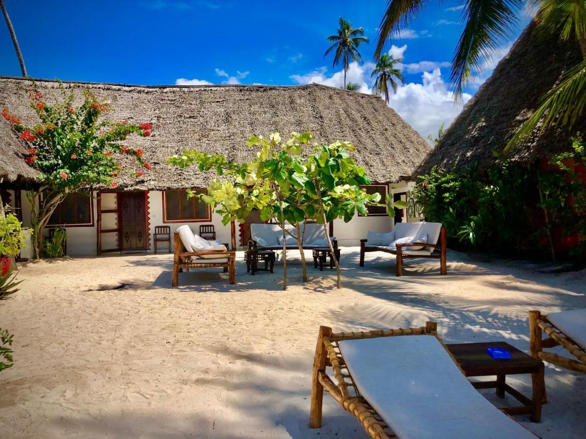 Simba Beach Zanzibar Bed & Breakfast Kiwengwa  ภายนอก รูปภาพ