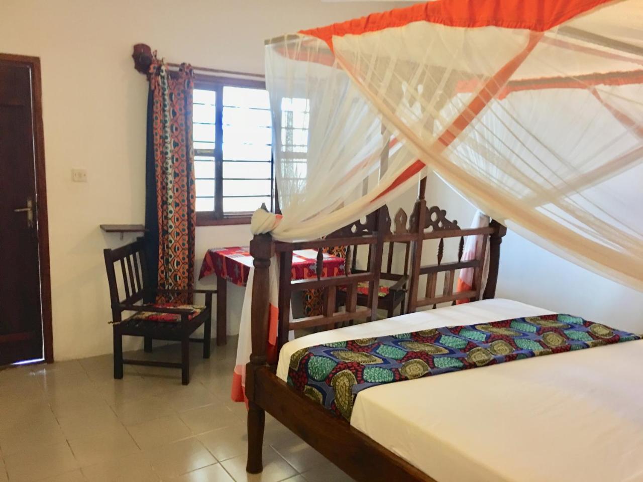 Simba Beach Zanzibar Bed & Breakfast Kiwengwa  ภายนอก รูปภาพ