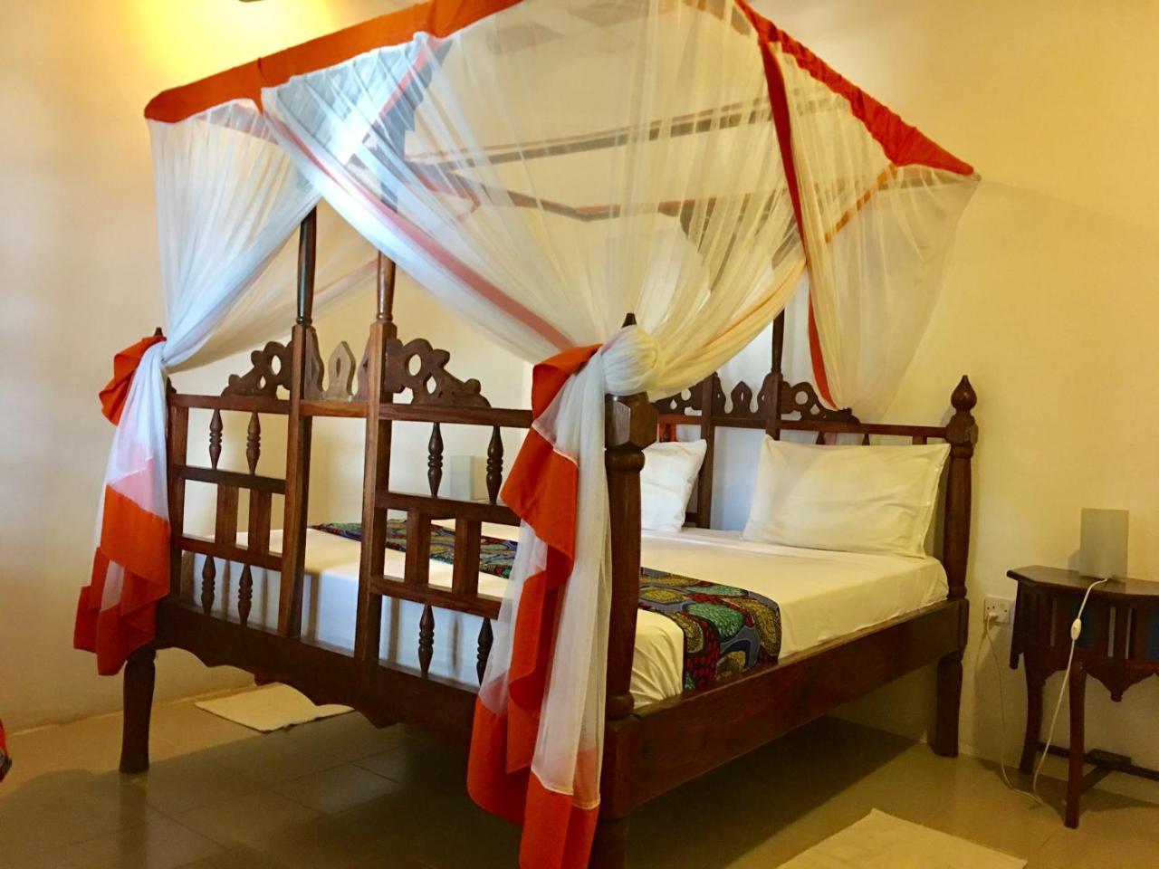 Simba Beach Zanzibar Bed & Breakfast Kiwengwa  ภายนอก รูปภาพ