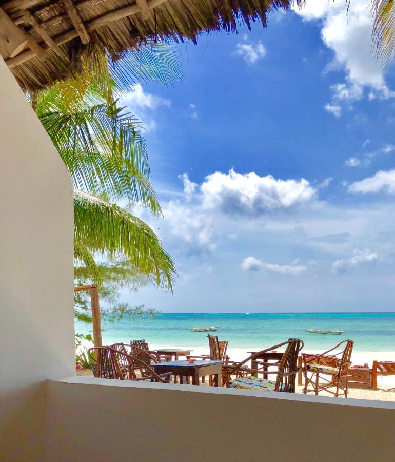 Simba Beach Zanzibar Bed & Breakfast Kiwengwa  ภายนอก รูปภาพ