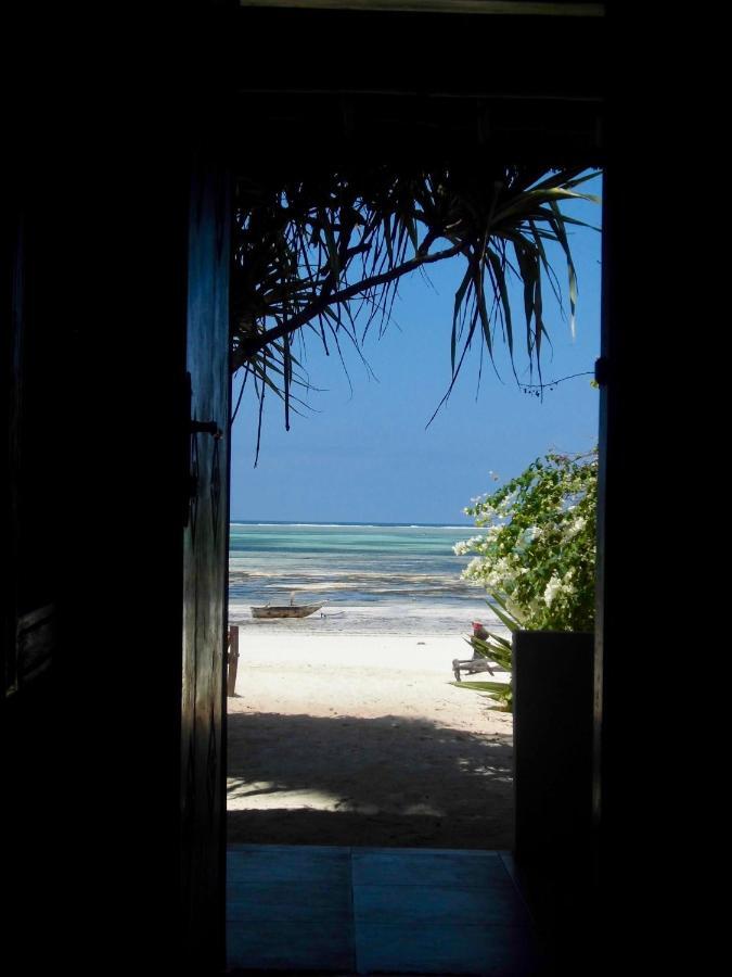 Simba Beach Zanzibar Bed & Breakfast Kiwengwa  ภายนอก รูปภาพ